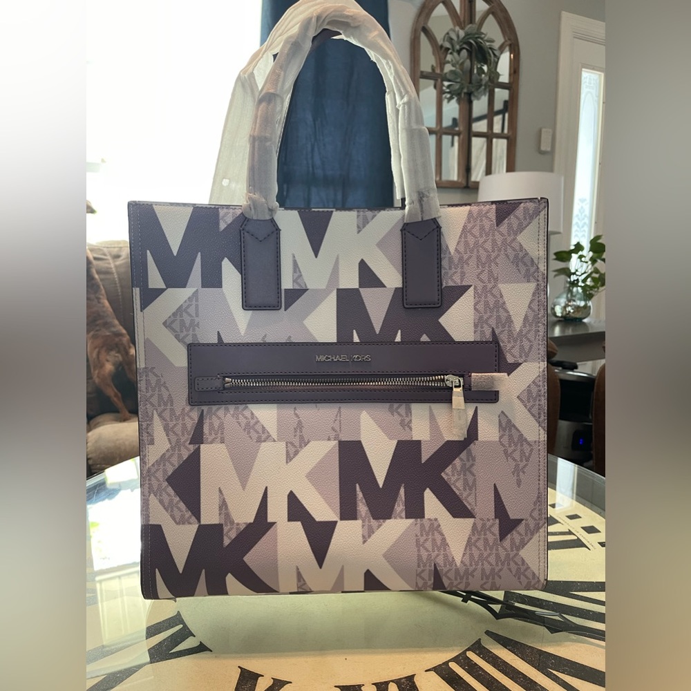 Michael Kors Kenly, super hard to find orchid color!!